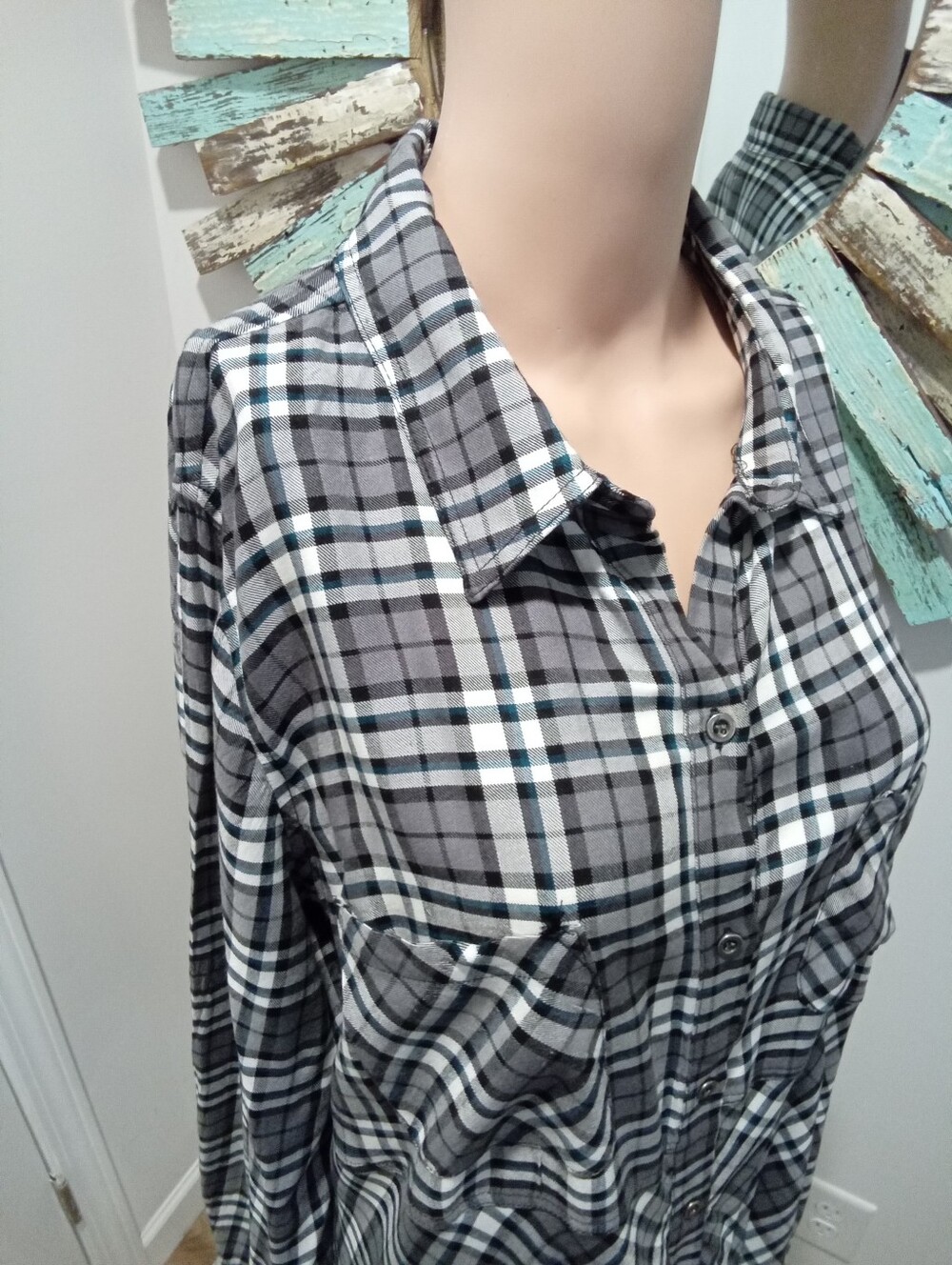 Westbound Woman Plus Size 1X Black & White Plaid w/Green Button Down Tunic - Picture 3 of 11